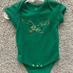 Worn once official NFL eagles shirt